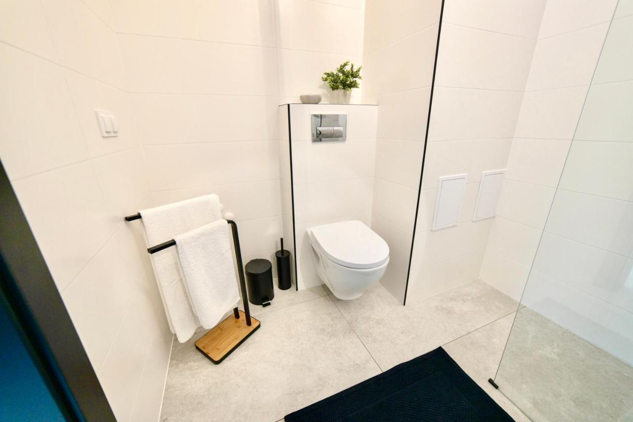 Apartament Ogrodowy Zakatek Uniejow Esterno foto