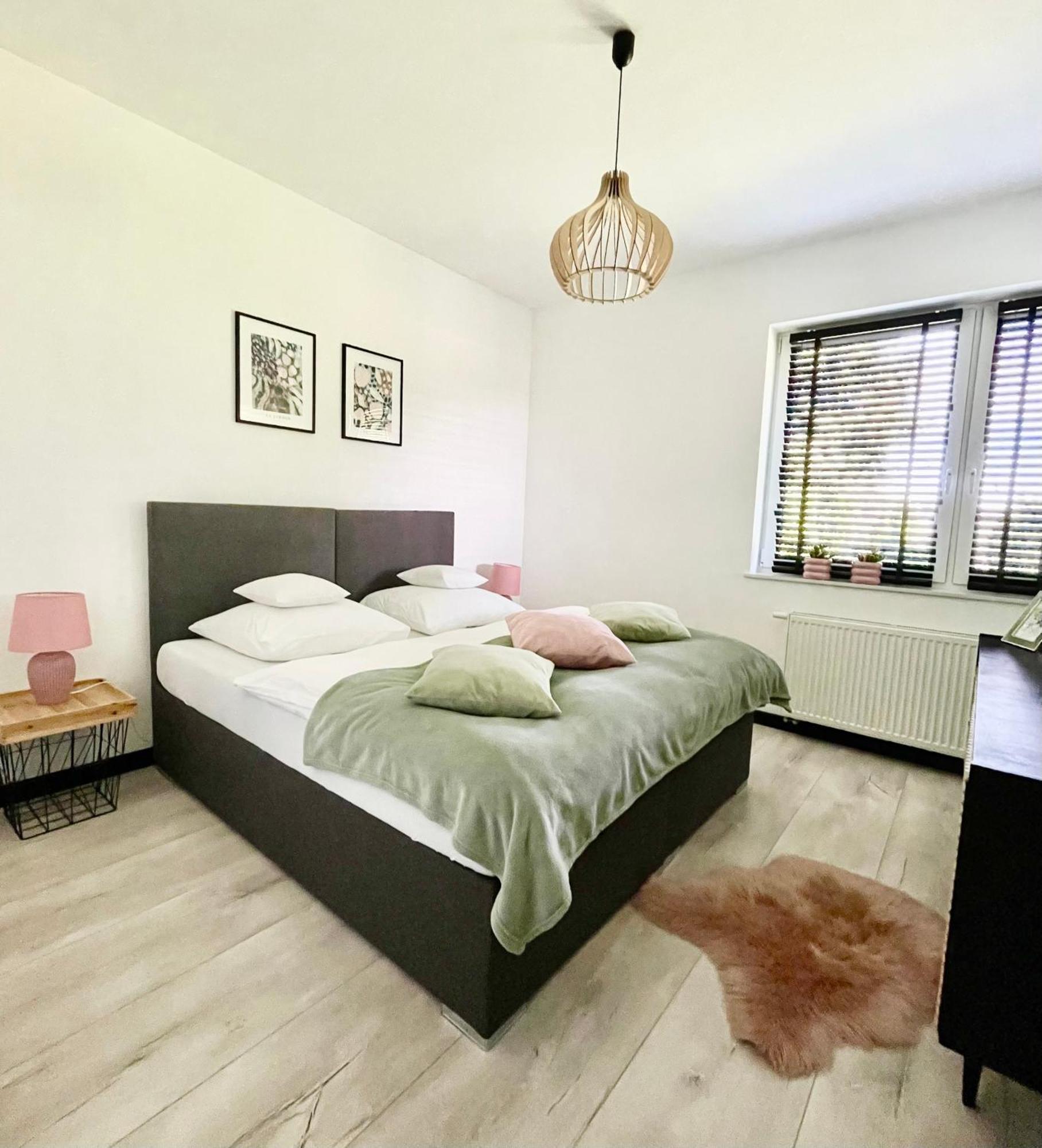 Apartament Ogrodowy Zakatek Uniejow Esterno foto